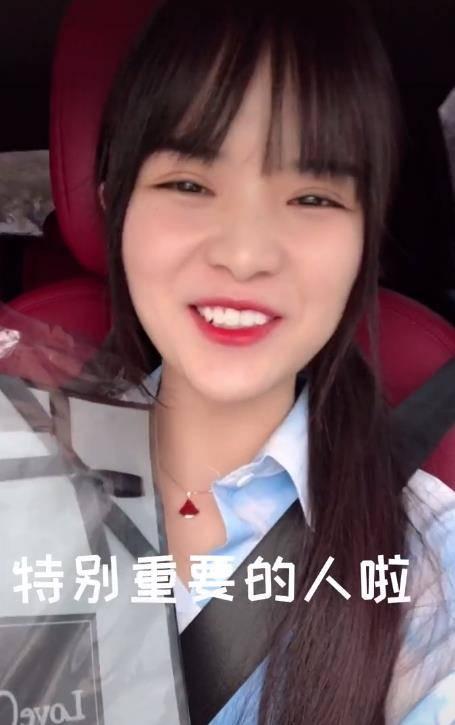 网红吃瓜阿姨是谁啊,揭秘网红“吃瓜阿姨”的真实身份与走红历程