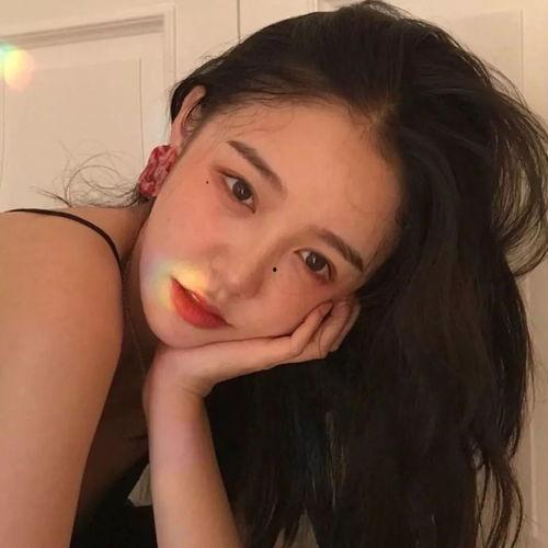 网红女主吃瓜图片头像,吃瓜瞬间成焦点