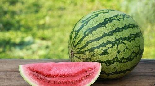 以前网红恶心的吃瓜事件,一场网络狂欢背后的真相