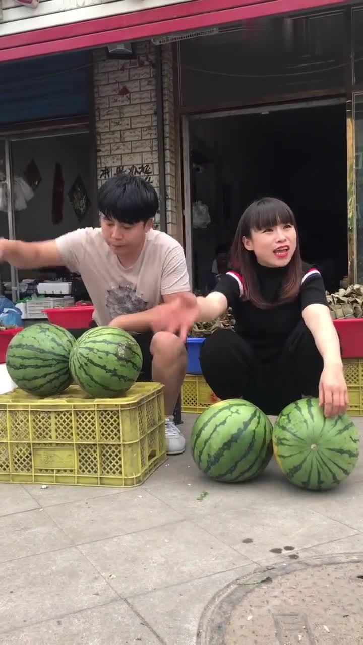 东北女百万网红吃瓜,揭秘网络红人的幕后故事