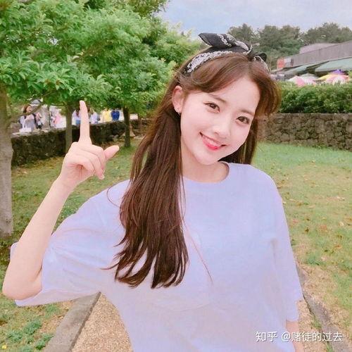 网红女骑士本人吃瓜图片  第2张