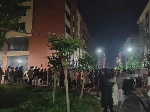 传媒学院教室视频吃瓜网,揭秘校园热点事件 第1张 传媒学院教室视频吃瓜网,揭秘校园热点事件 第1张